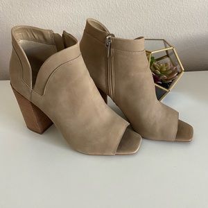 Vince Camuto wedge heel, peep toe bootie, beige.